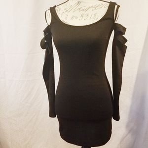 Off shoulder long sleeve bodycon black dress